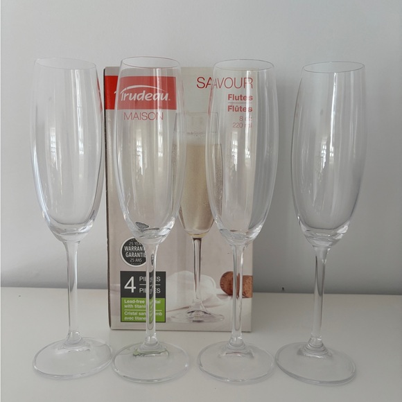 Trudeau Bohemia Champagne Flutes - Picture 2 of 5